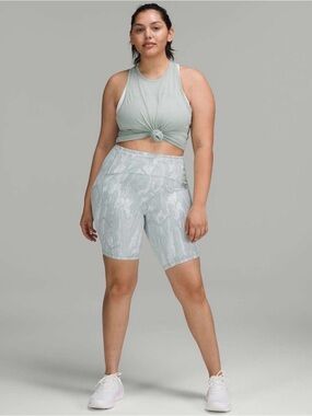 lululemon athletica Swift Speed Sage Green Printed High-Rise Shorts Women 2 NWOT